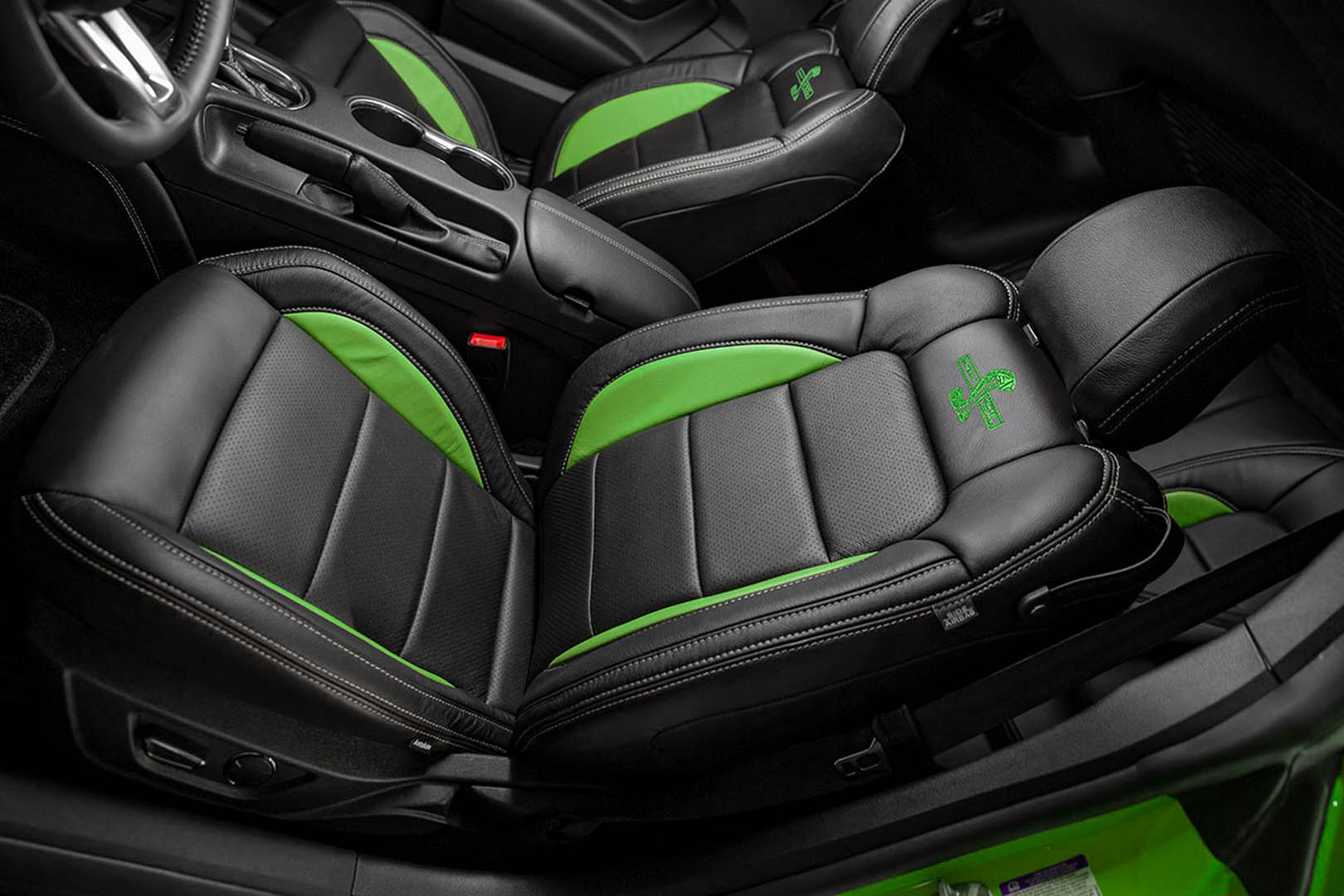 Super Snake Bold Green Interior